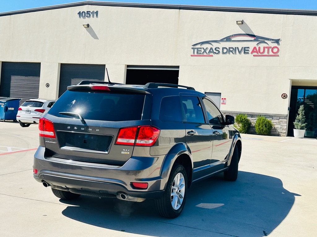 Photo 9 of this DODGE JOURNEY