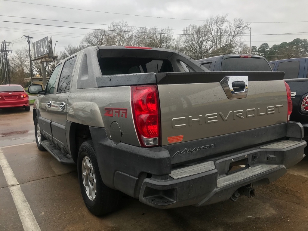 Photo 2 of this CHEVROLET AVALANCHE