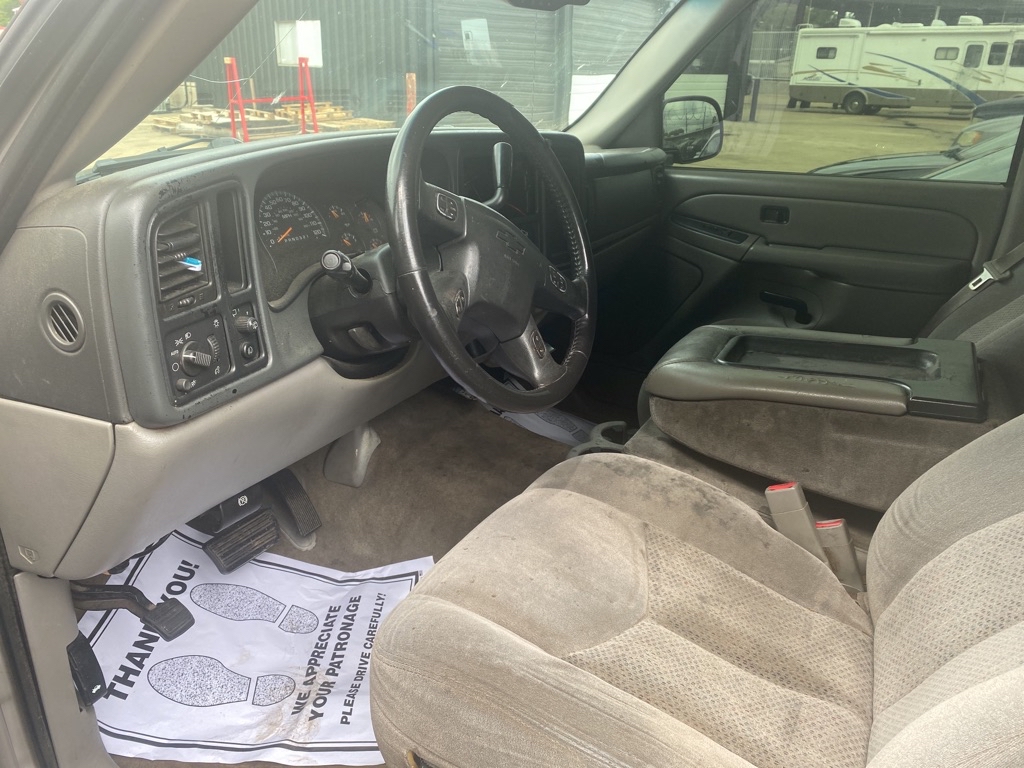 Photo 2 of this CHEVROLET TAHOE