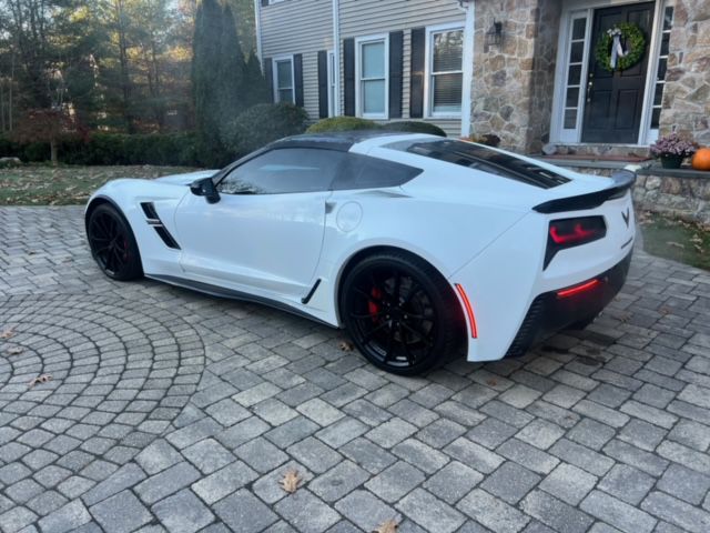 Photo 3 of this CHEVROLET CORVETTE