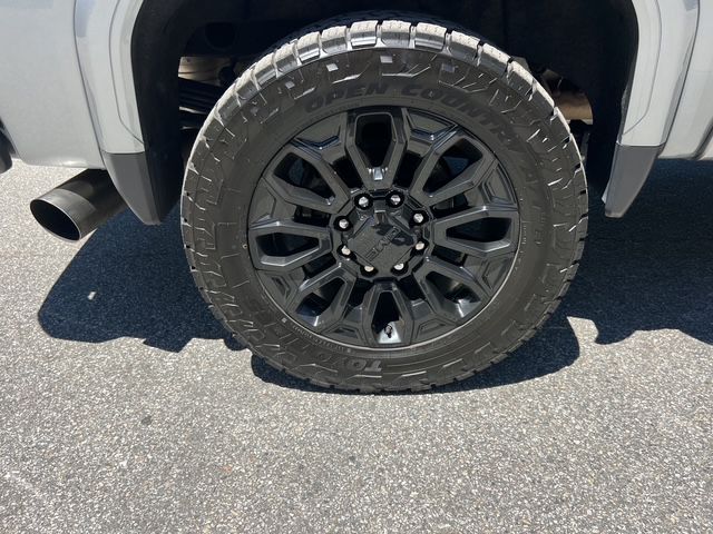 Photo 10 of this GMC SIERRA
