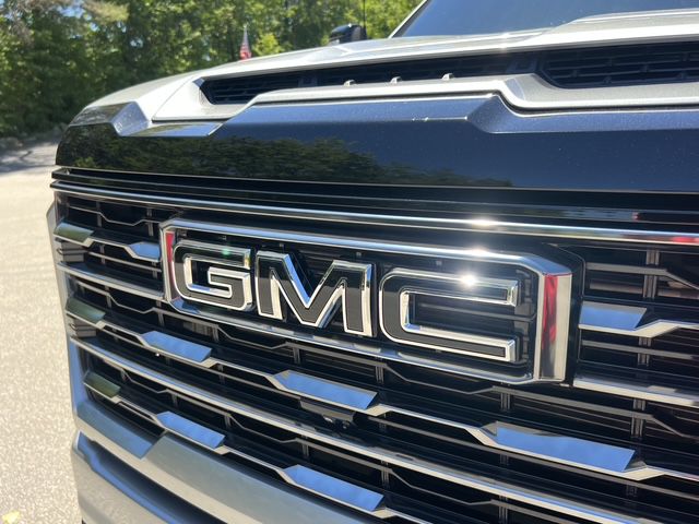 Photo 16 of this GMC SIERRA