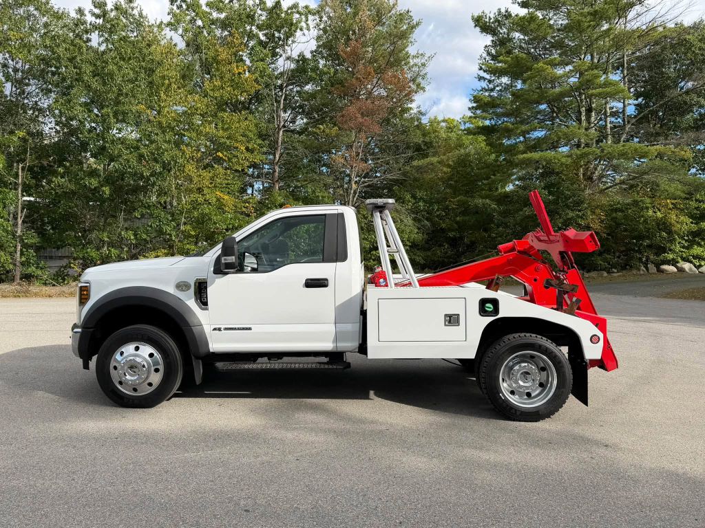 Photo 3 of this FORD F450