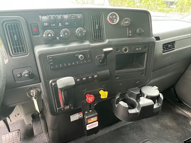 Photo 23 of this INTERNATIONAL MV607