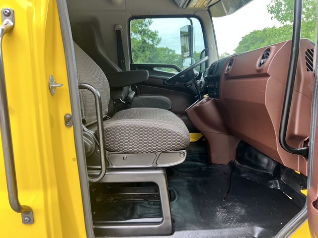 Photo 16 of this HINO HINO L6