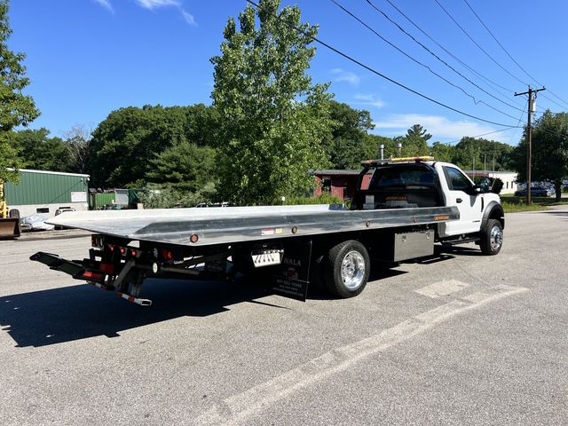 Photo 10 of this FORD F550