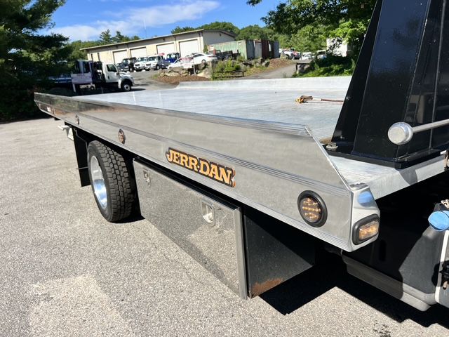 Photo 16 of this FORD F550