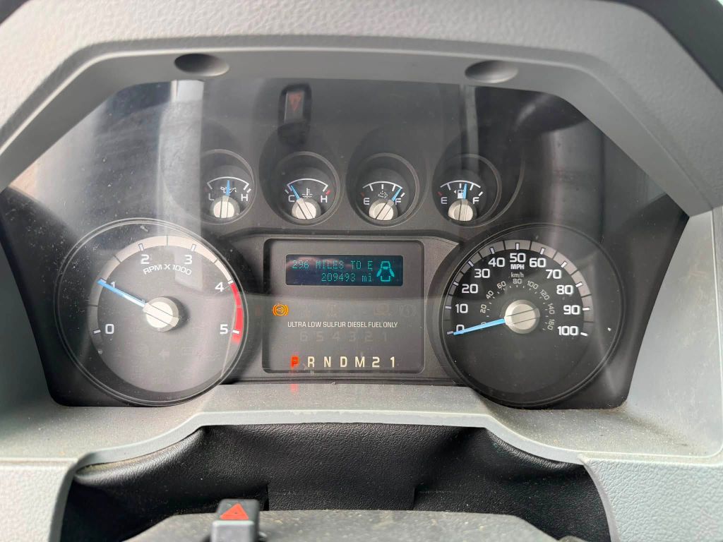 Photo 17 of this FORD F650