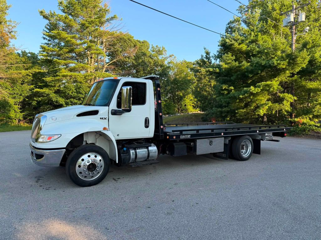 Photo 2 of this INTERNATIONAL MV607