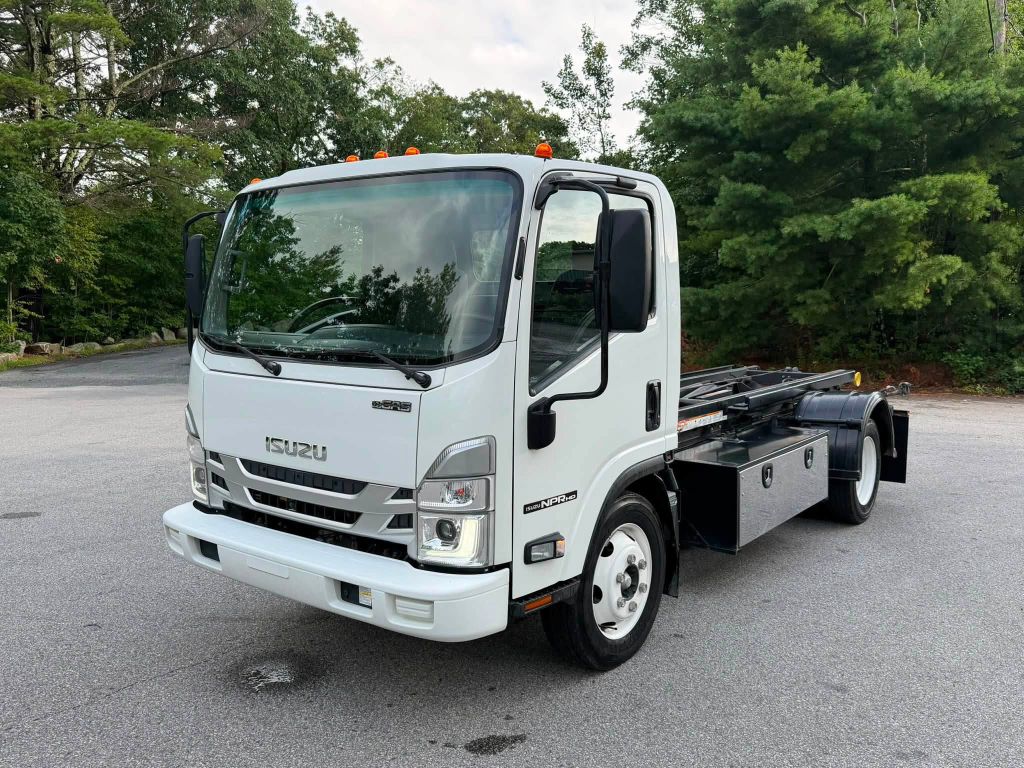 2024 ISUZU NPR