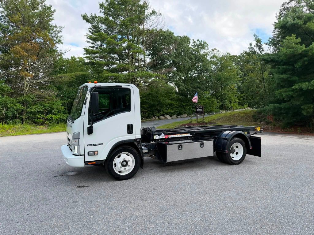 Photo 2 of this ISUZU NPR