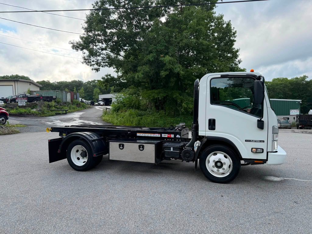 Photo 9 of this ISUZU NPR