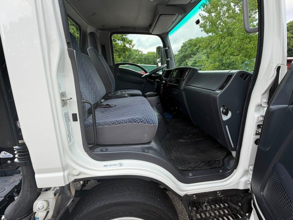 Photo 17 of this ISUZU NPR