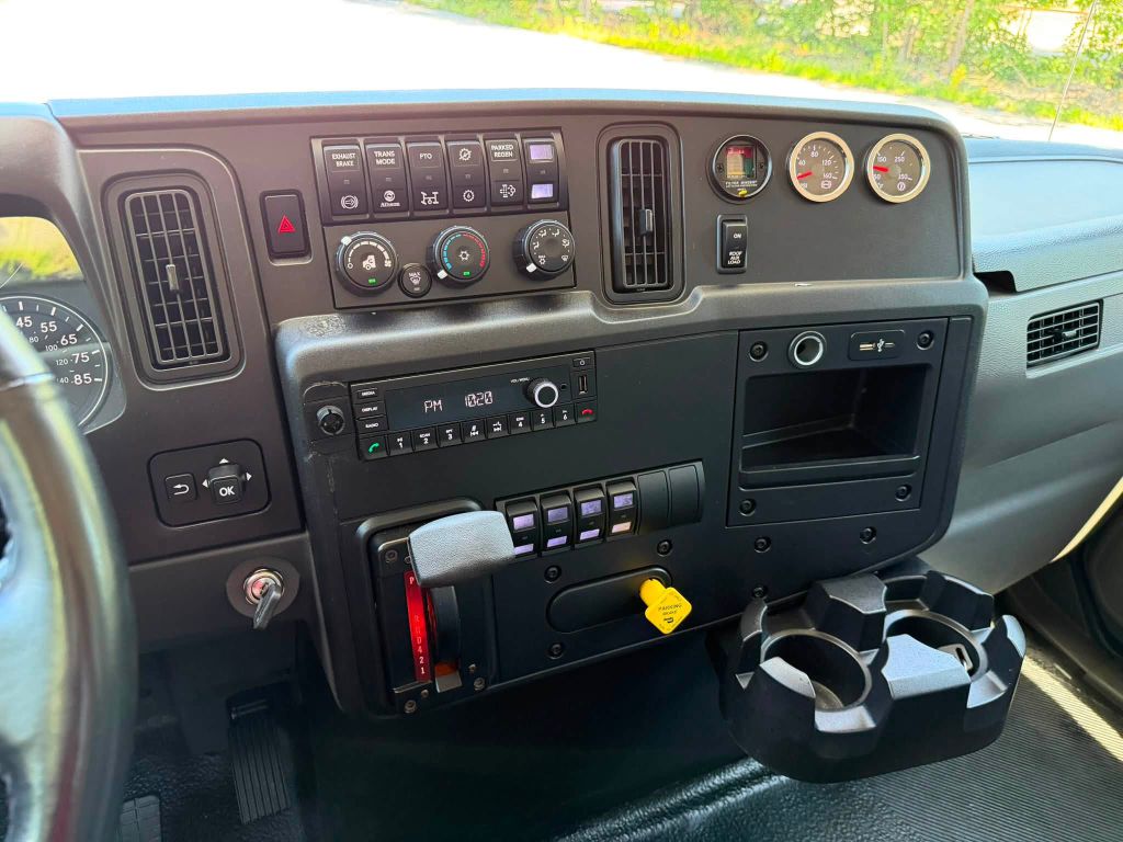 Photo 17 of this INTERNATIONAL MV607