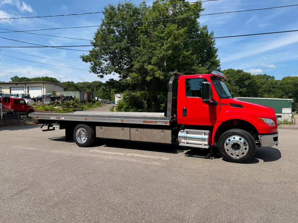 Photo 9 of this INTERNATIONAL MV607