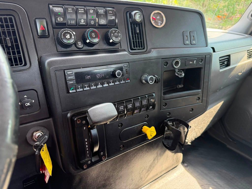 Photo 18 of this INTERNATIONAL MV607
