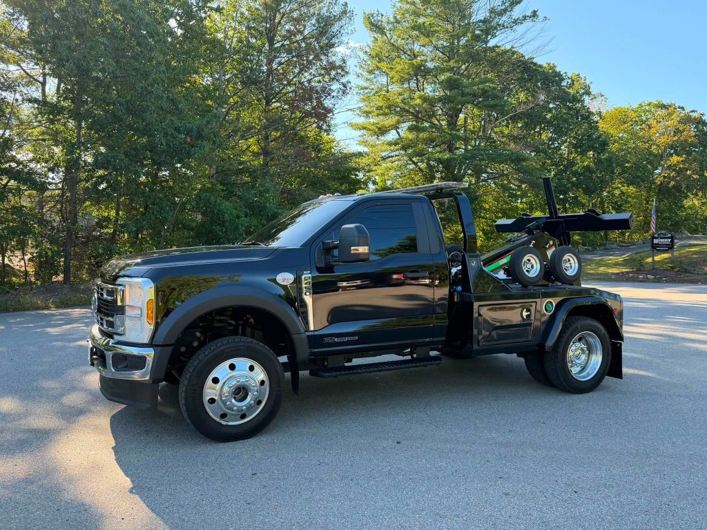 Photo 2 of this FORD F450