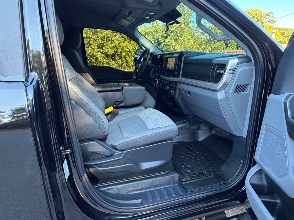Photo 14 of this FORD F450