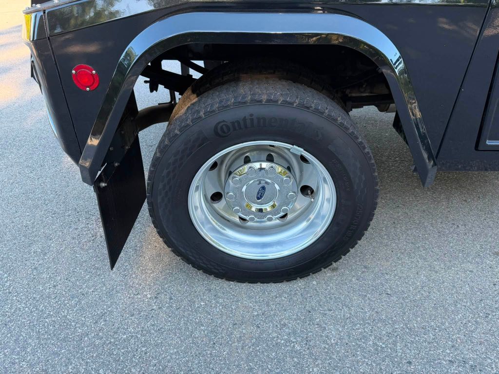 Photo 16 of this FORD F450
