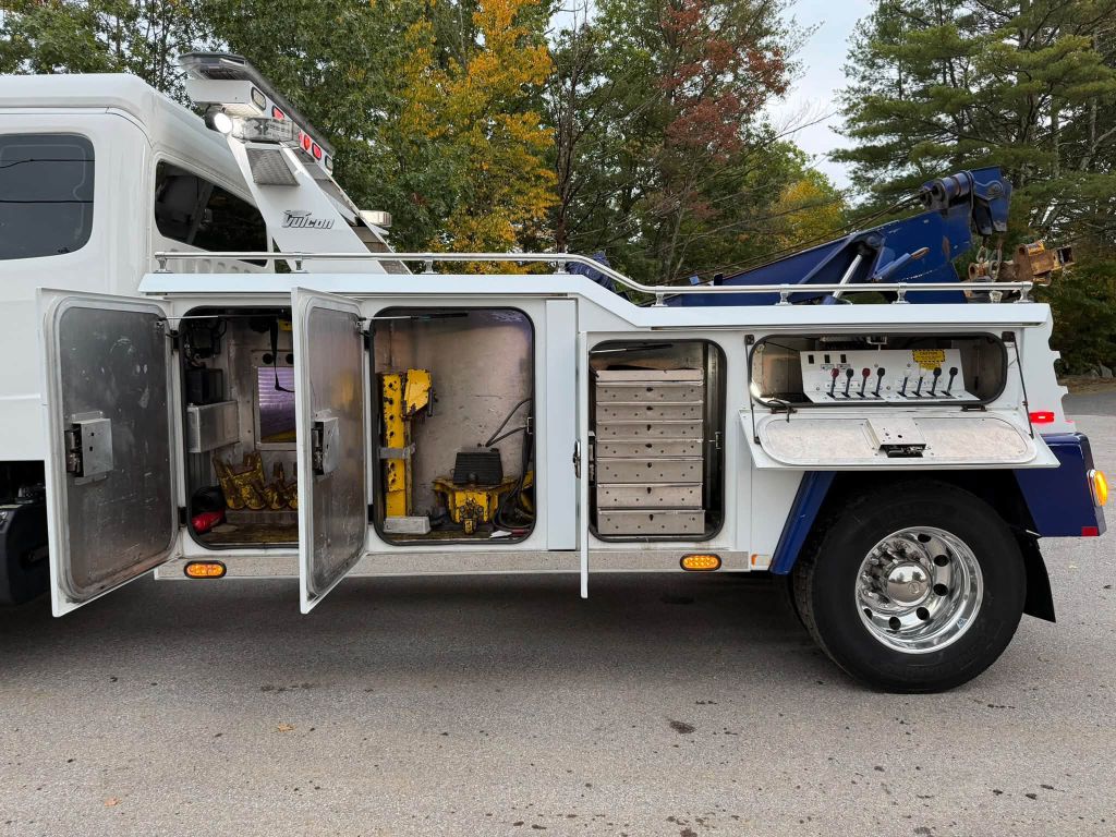 Photo 15 of this FREIGHTLINER M2