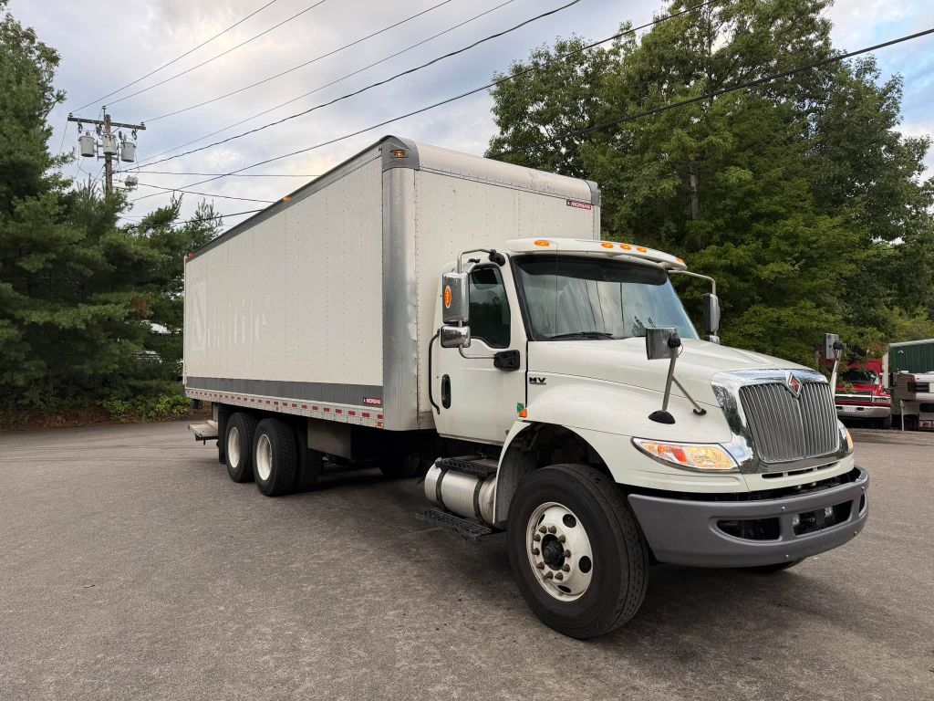Photo 2 of this INTERNATIONAL MV607
