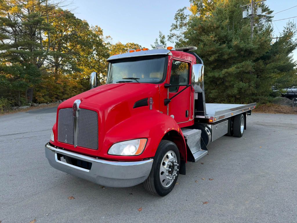 2019 KENWORTH T270