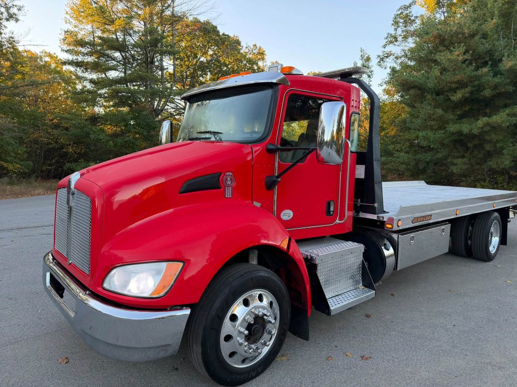 Photo 7 of this KENWORTH T270