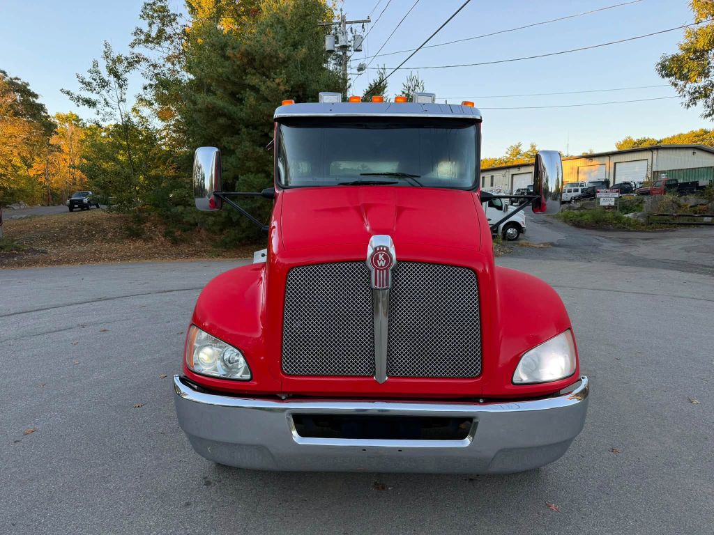 Photo 8 of this KENWORTH T270