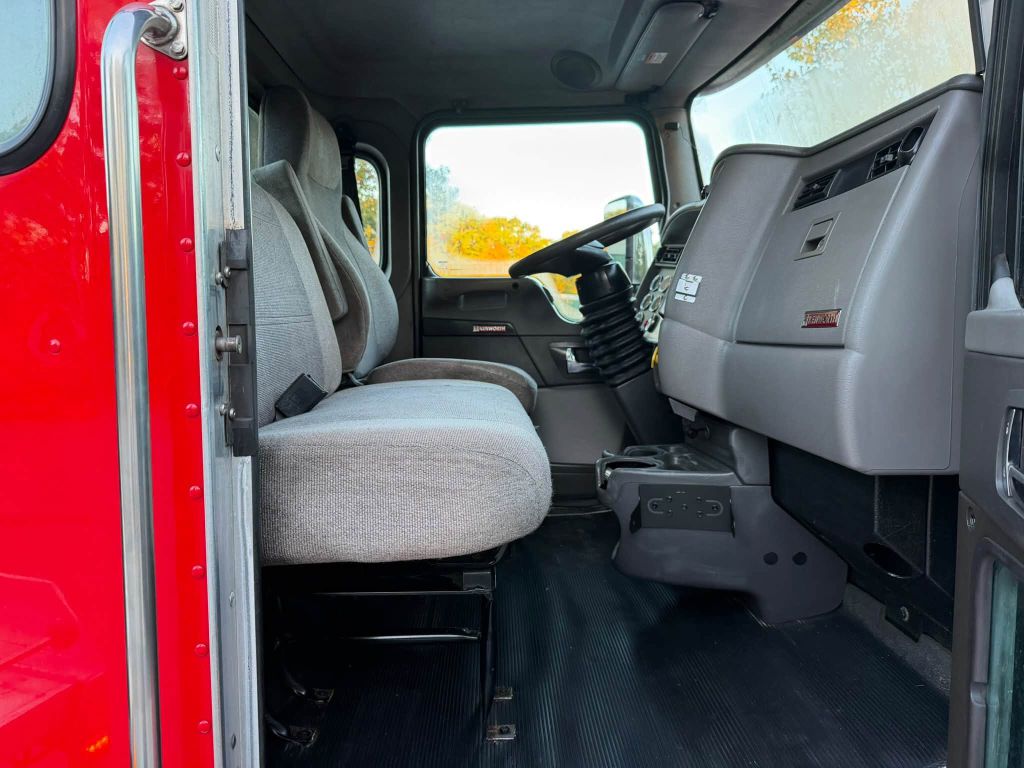 Photo 18 of this KENWORTH T270