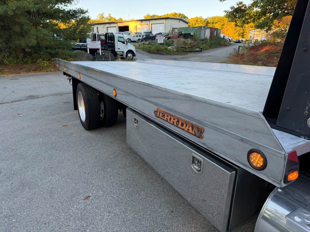 Photo 19 of this KENWORTH T270