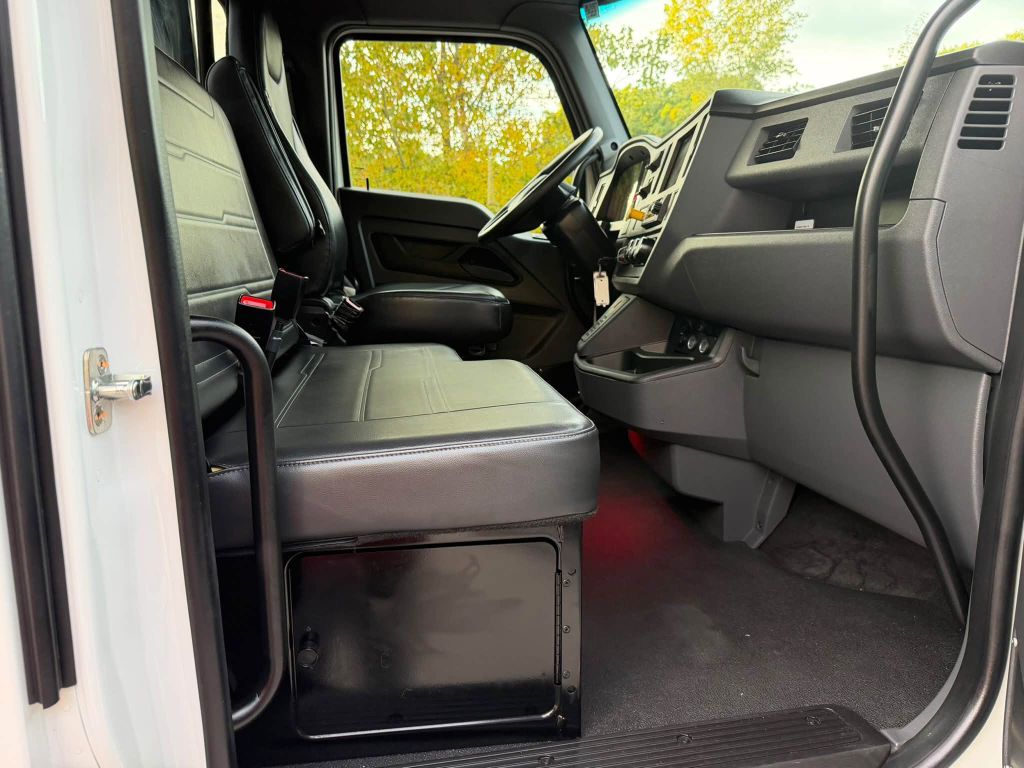 Photo 17 of this KENWORTH T280