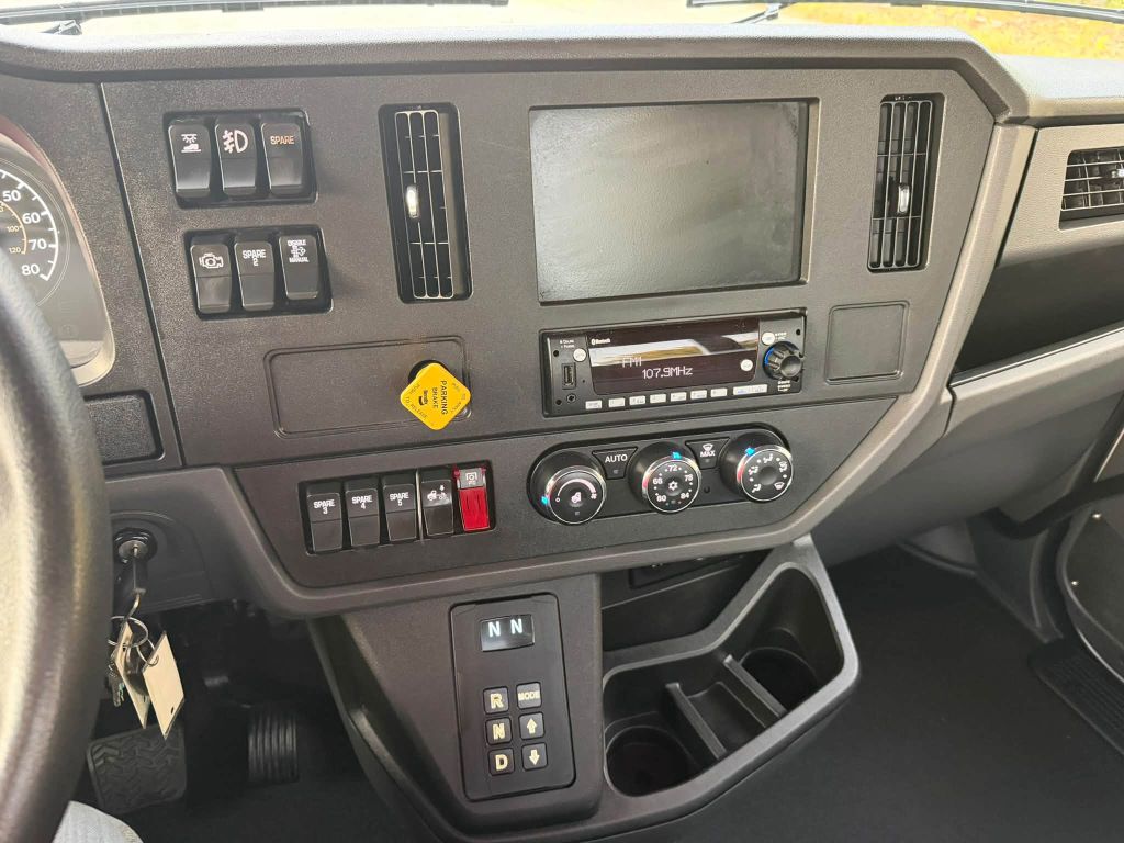 Photo 20 of this KENWORTH T280