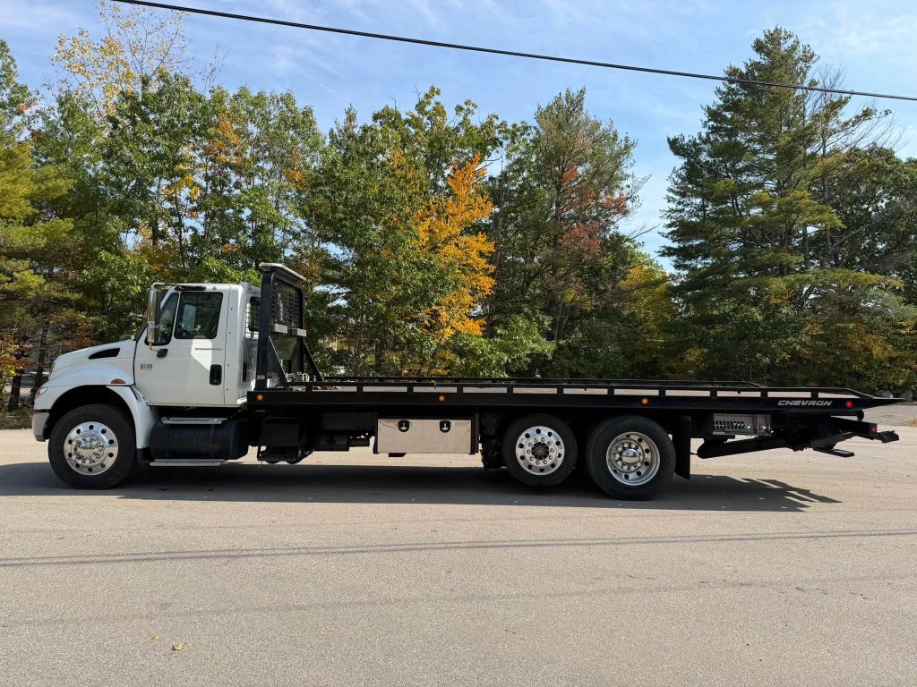 Photo 3 of this INTERNATIONAL 8500