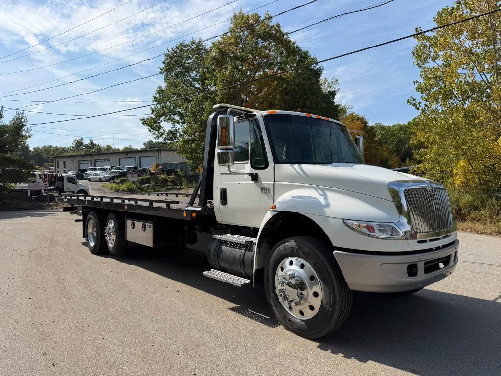 Photo 7 of this INTERNATIONAL 8500