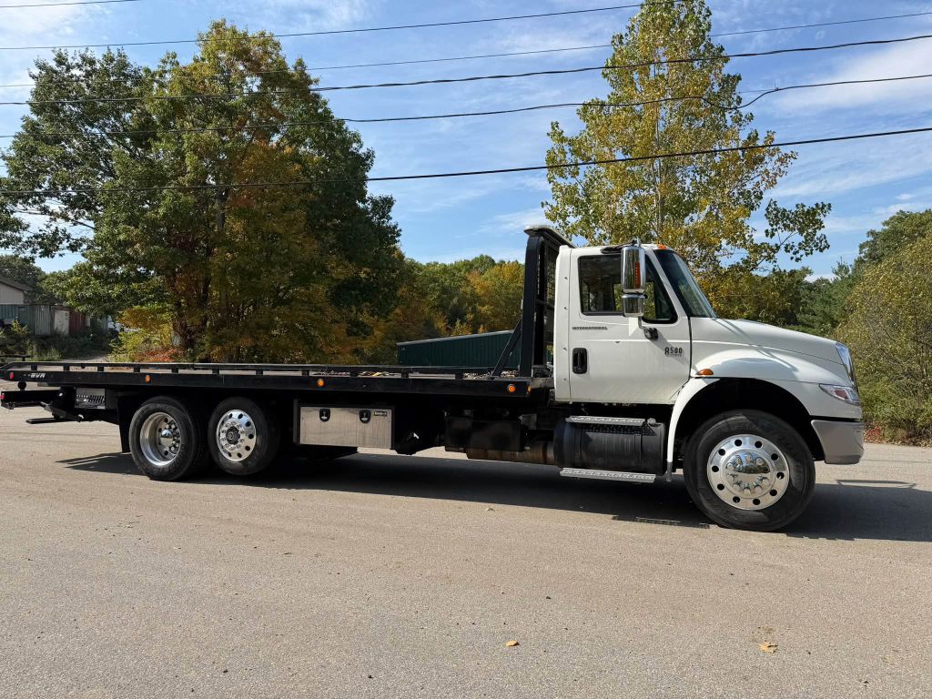 Photo 8 of this INTERNATIONAL 8500