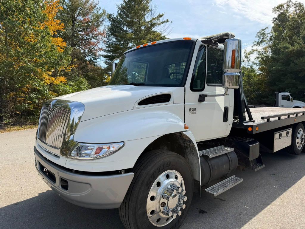 Photo 15 of this INTERNATIONAL 8500