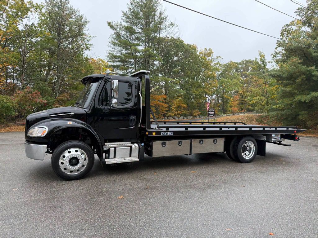 Photo 2 of this FREIGHTLINER M2