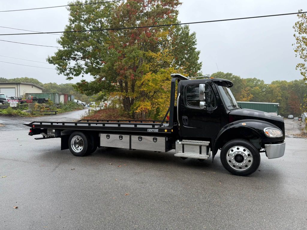 Photo 8 of this FREIGHTLINER M2