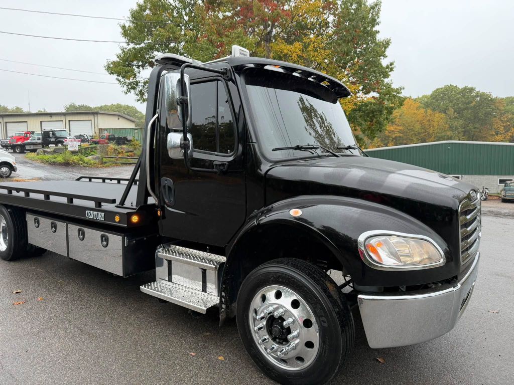 Photo 11 of this FREIGHTLINER M2