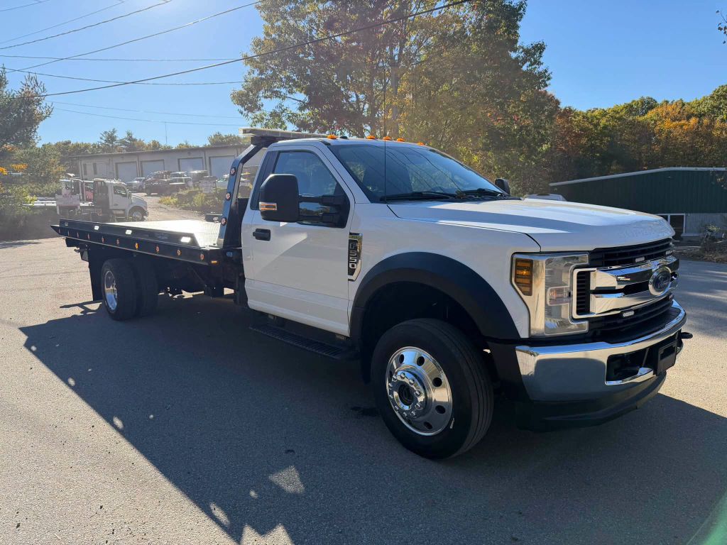 Photo 7 of this FORD F550