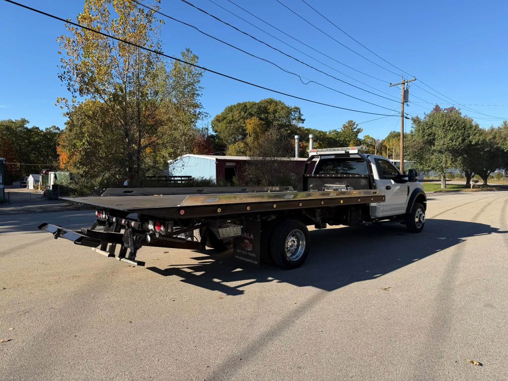 Photo 9 of this FORD F550