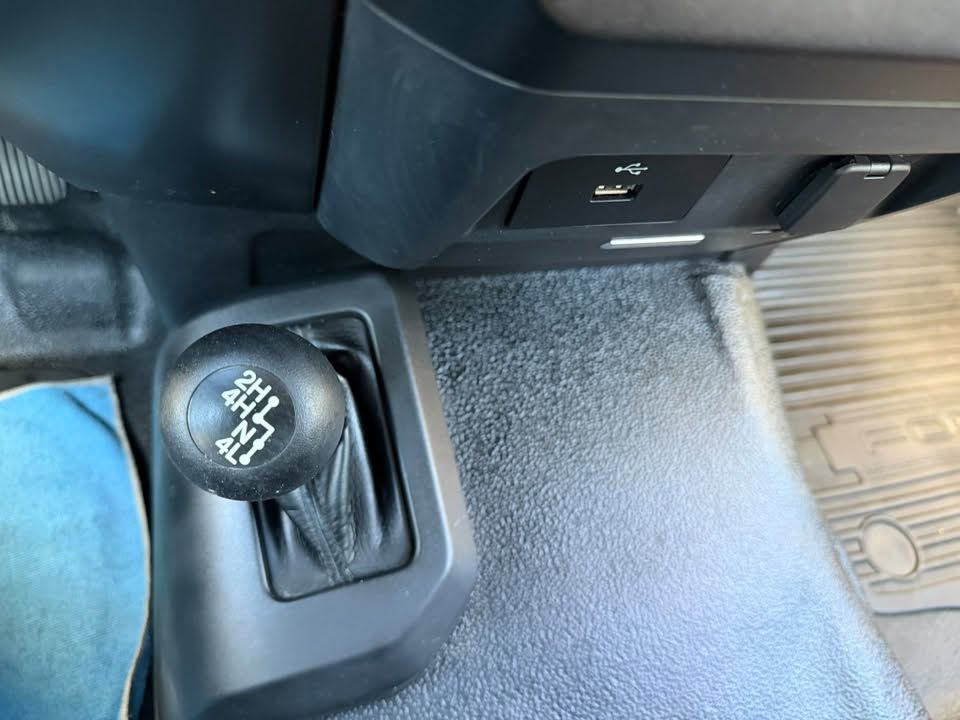 Photo 16 of this FORD F550