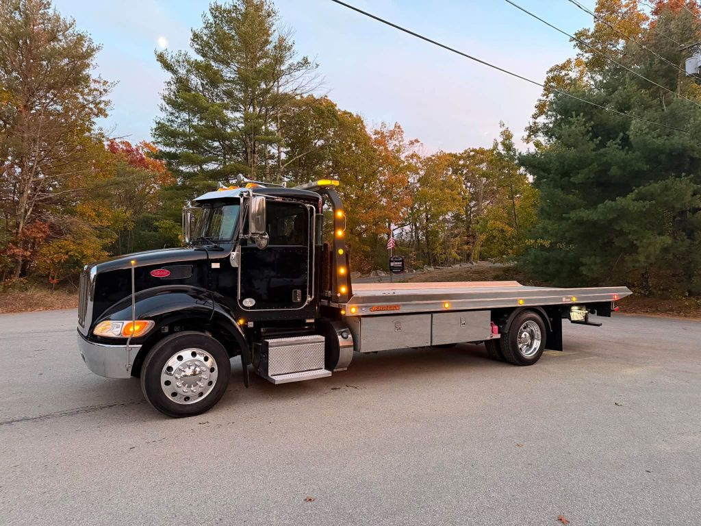 Photo 2 of this PETERBILT 337