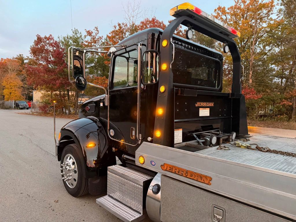 Photo 6 of this PETERBILT 337