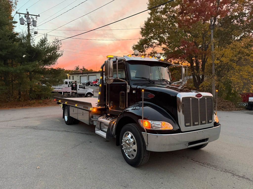 Photo 9 of this PETERBILT 337