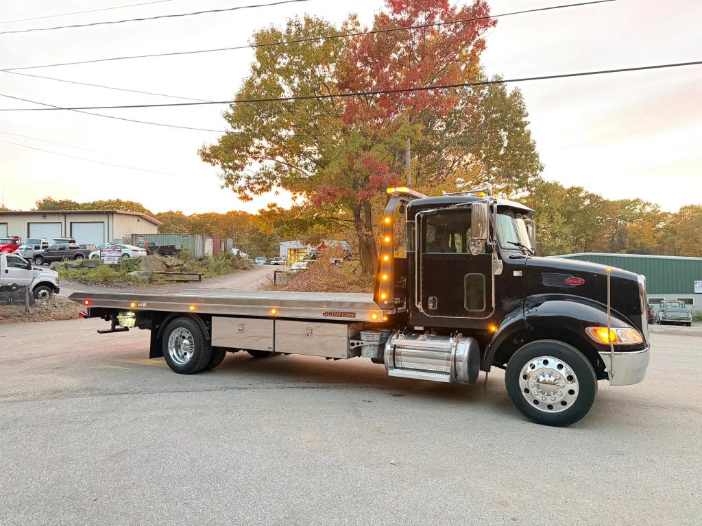 Photo 10 of this PETERBILT 337