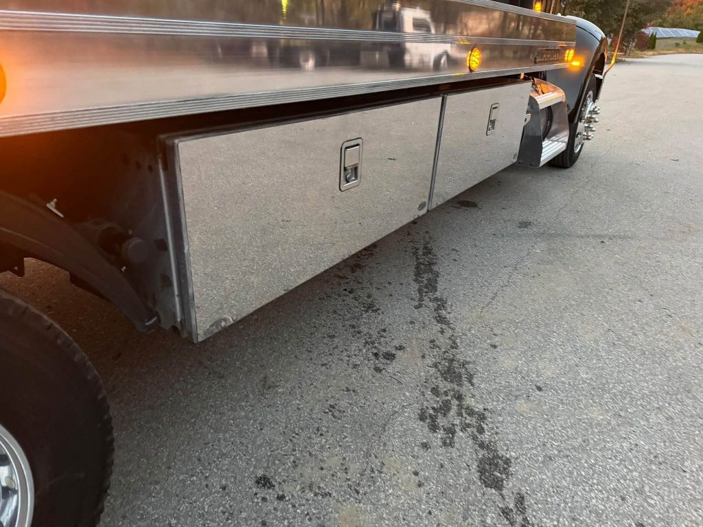 Photo 14 of this PETERBILT 337