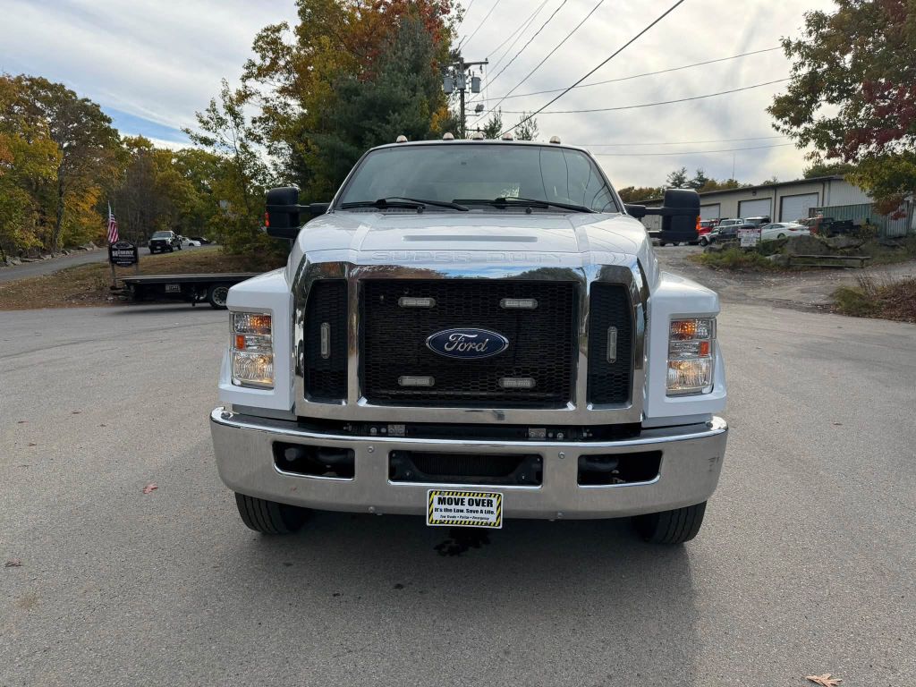 Photo 6 of this FORD F750