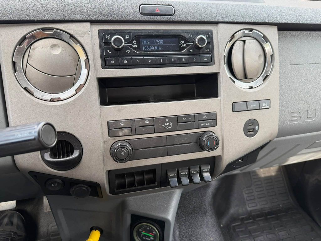 Photo 12 of this FORD F750