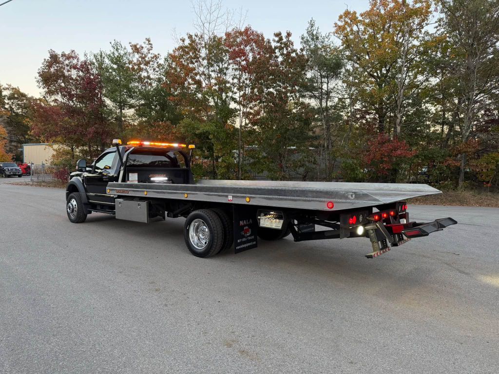 Photo 4 of this FORD F600